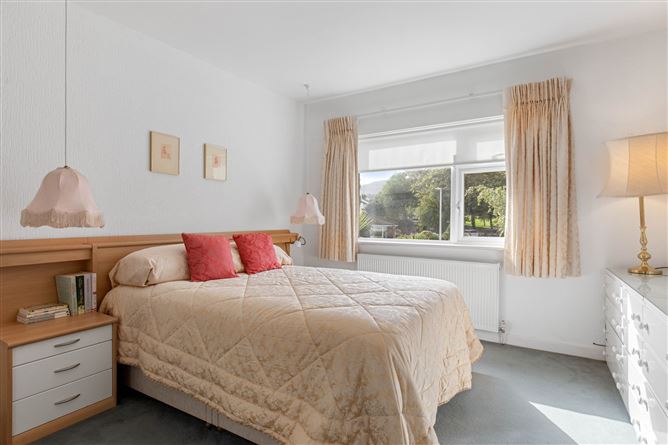 18 Pine Valley Drive, Rathfarnham, Dublin 14