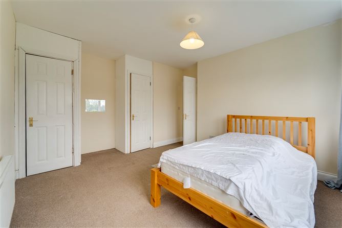 27 Woodlawn Park Grove, Firhouse, Dublin