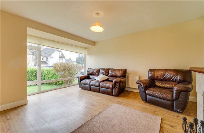 27 Woodlawn Park Grove, Firhouse, Dublin