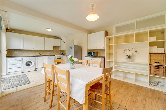 27 Woodlawn Park Grove, Firhouse, Dublin