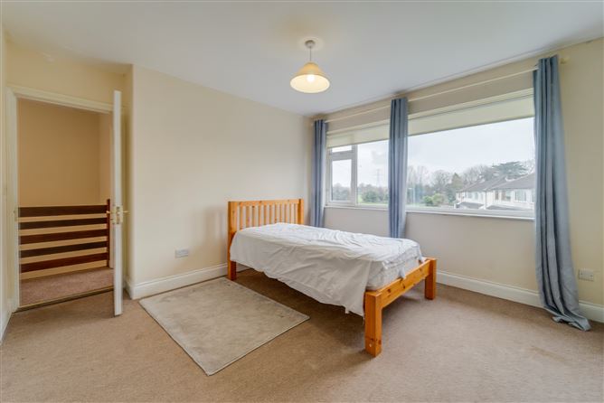27 Woodlawn Park Grove, Firhouse, Dublin