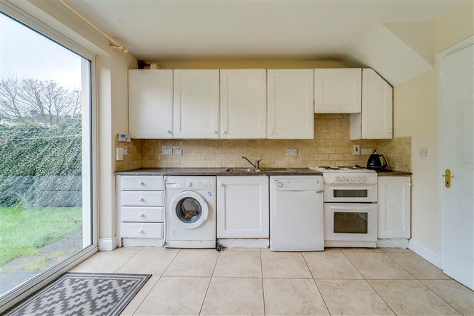 27 Woodlawn Park Grove, Firhouse, Dublin