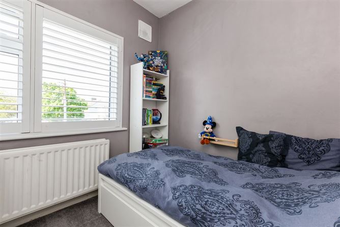 https://photos-a.propertyimages.ie/media/1/0/3/4927301/45e1d3b9-11ea-49f1-9b39-4e267c764a06_l.jpg