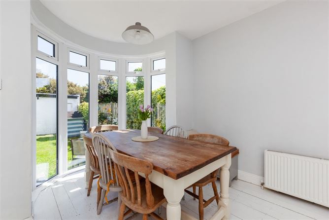 https://photos-a.propertyimages.ie/media/1/0/3/4927301/45e1d3b9-11ea-49f1-9b39-4e267c764a06_l.jpg