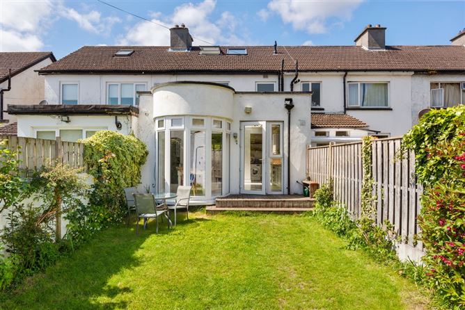 https://photos-a.propertyimages.ie/media/1/0/3/4927301/45e1d3b9-11ea-49f1-9b39-4e267c764a06_l.jpg