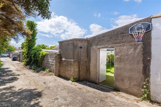 https://photos-a.propertyimages.ie/media/1/0/3/4927301/45e1d3b9-11ea-49f1-9b39-4e267c764a06_l.jpg