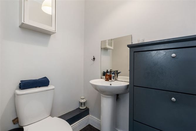 https://photos-a.propertyimages.ie/media/1/0/3/4927301/45e1d3b9-11ea-49f1-9b39-4e267c764a06_l.jpg