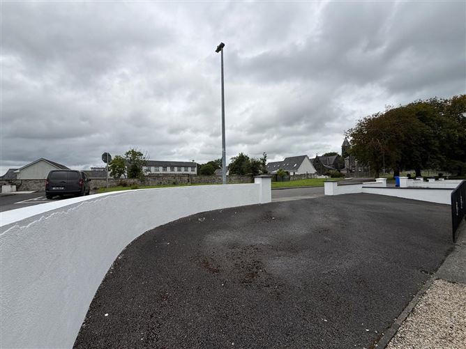 Photo 31 of 45 — 15 Friarshill Close, Ballaghaderreen, Co. Roscommon