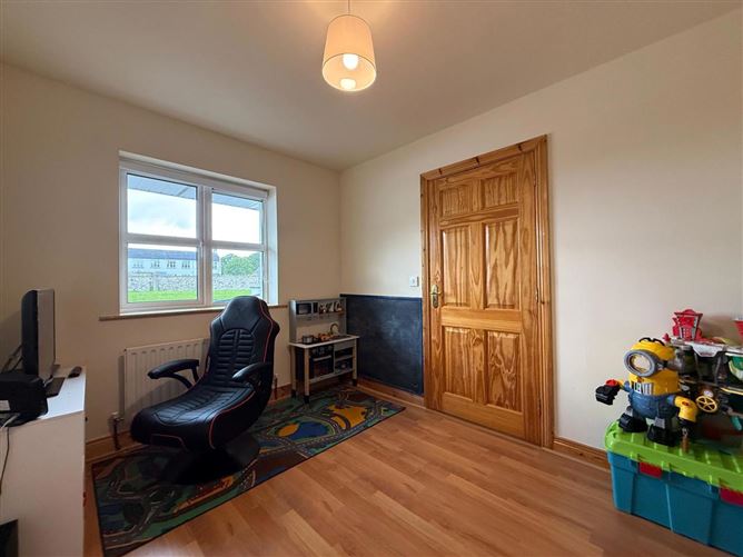 Photo 12 of 45 — 15 Friarshill Close, Ballaghaderreen, Co. Roscommon