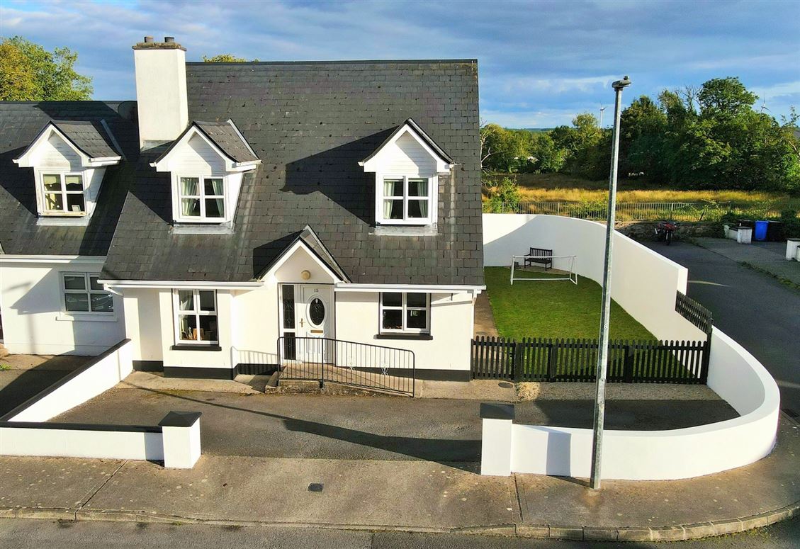 15 Friarshill Close, Ballaghaderreen, Co. Roscommon
