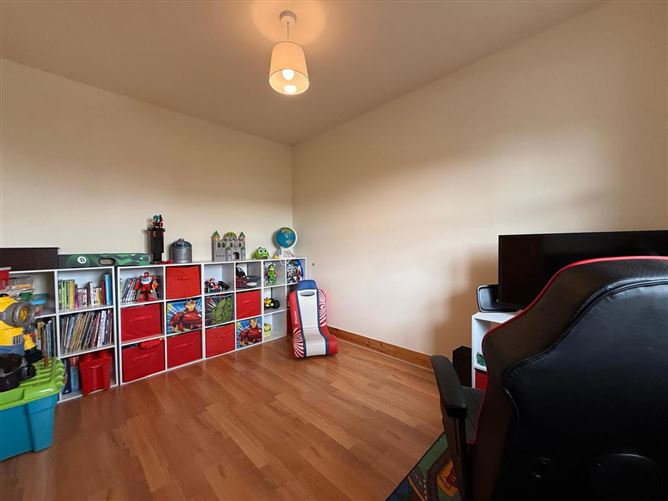 Photo 13 of 45 — 15 Friarshill Close, Ballaghaderreen, Co. Roscommon