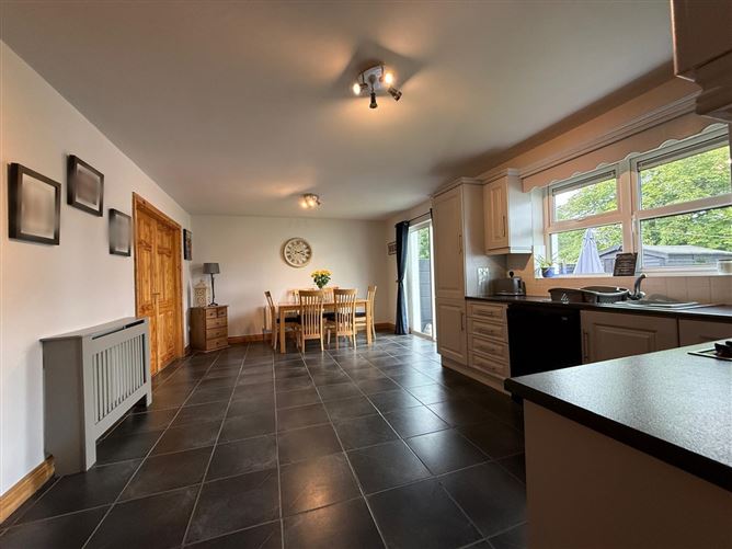 Photo 10 of 45 — 15 Friarshill Close, Ballaghaderreen, Co. Roscommon