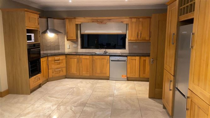 https://photos-a.propertyimages.ie/media/1/0/3/5023301/2f06d273-5487-43a0-9a12-186a2bbd530c_l.jpg