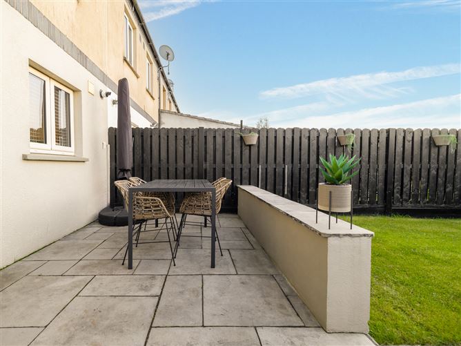 27 Radharc An Chaislain, Naas, Kildare