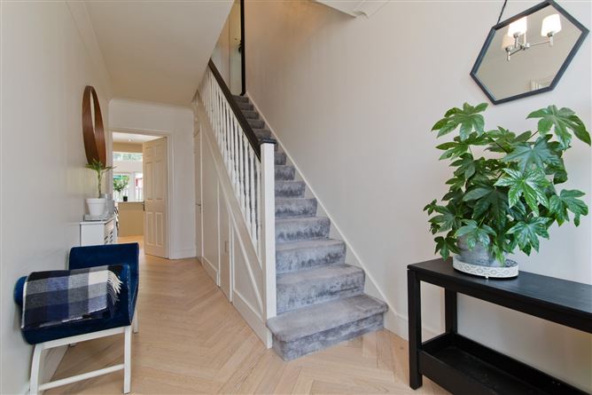 16 Murphystown Road, Leopardstown, Dublin 18