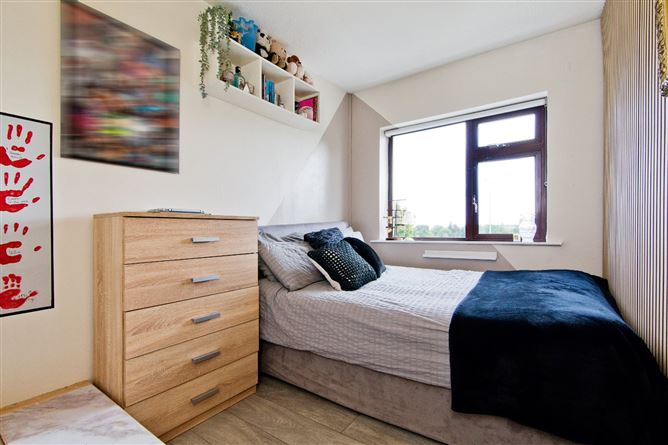 16 Murphystown Road, Leopardstown, Dublin 18
