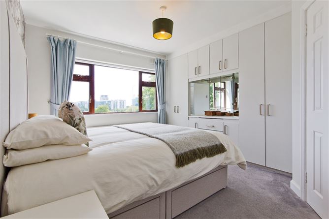 16 Murphystown Road, Leopardstown, Dublin 18