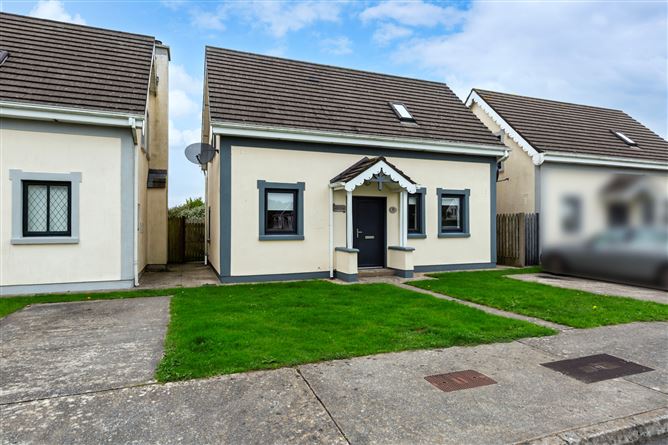 8 Elm Grove, Rosslare Strand, Co. Wexford