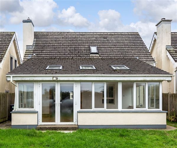 8 Elm Grove, Rosslare Strand, Co. Wexford