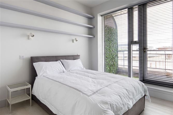 Photo 6 of 12 — Penthouse, 62 Beresford House, Custom House Square, IFSC, Dublin 1