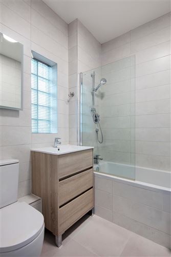 Photo 10 of 12 — Penthouse, 62 Beresford House, Custom House Square, IFSC, Dublin 1