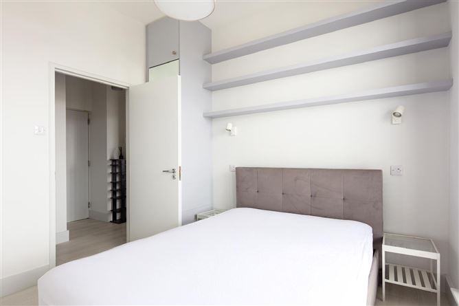 Photo 8 of 12 — Penthouse, 62 Beresford House, Custom House Square, IFSC, Dublin 1