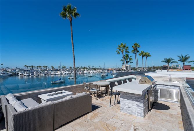 Lido Drift,Newport Beach,California,USA