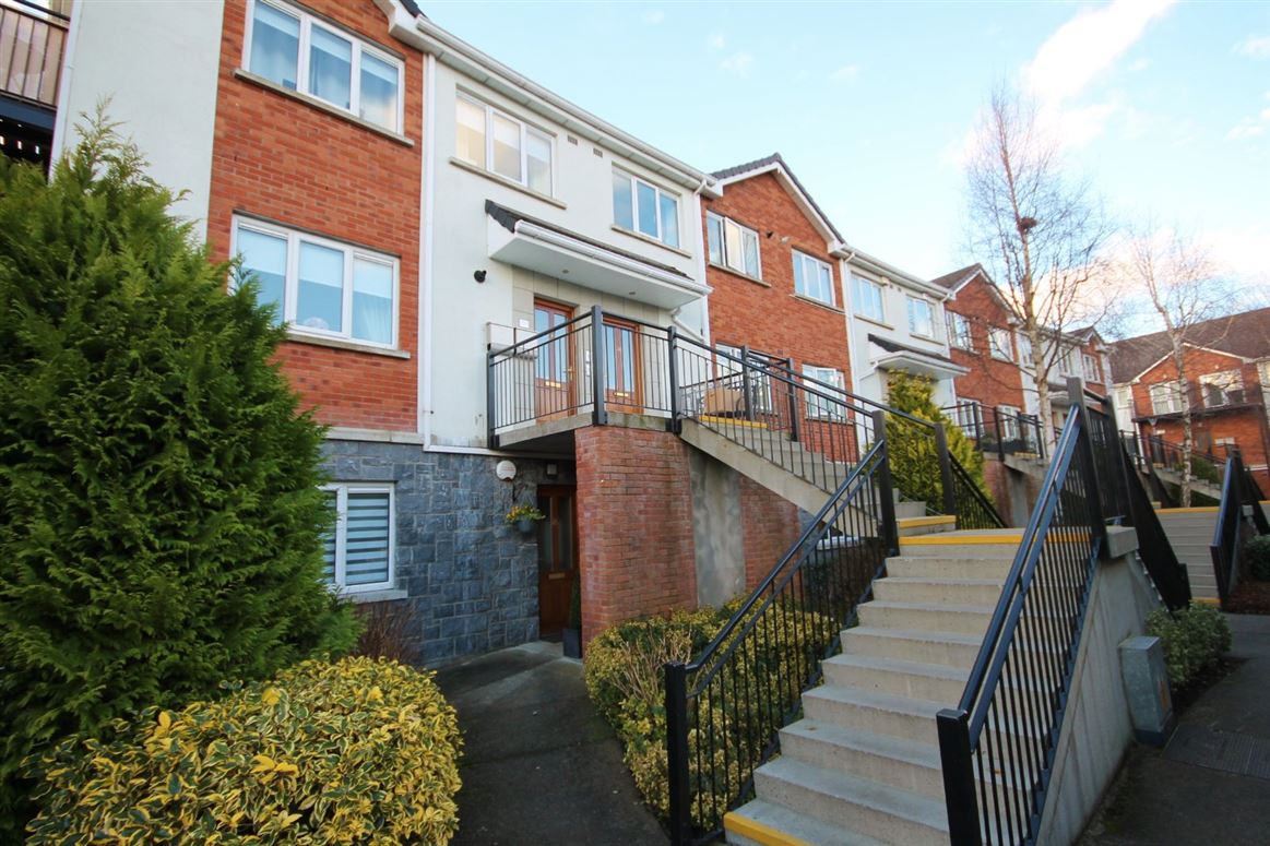 34 Esker Manor, Lucan, Co. Dublin DNG Lucan 4676501 MyHome.ie