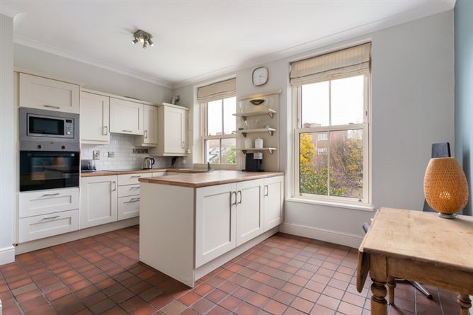 10 Leeson Court, Leeson Street Upper, Ballsbridge, Dublin 4