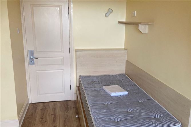 68 Glasan, Student Village, Ballybane, Co. Galway, H91FNH9