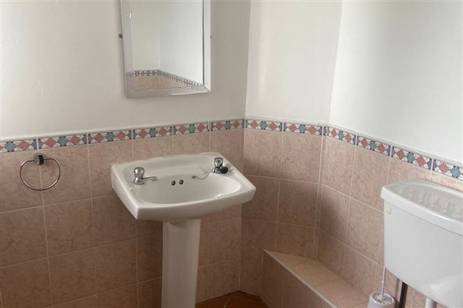 68 Glasan, Student Village, Ballybane, Co. Galway, H91FNH9
