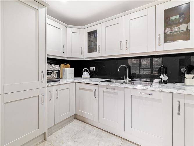 2 West Courtyard, Tullyvale, Cherrywood, Dublin 18