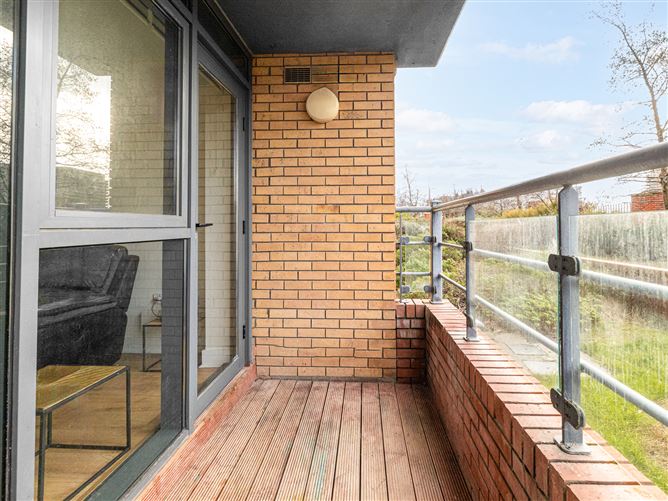 2 West Courtyard, Tullyvale, Cherrywood, Dublin 18
