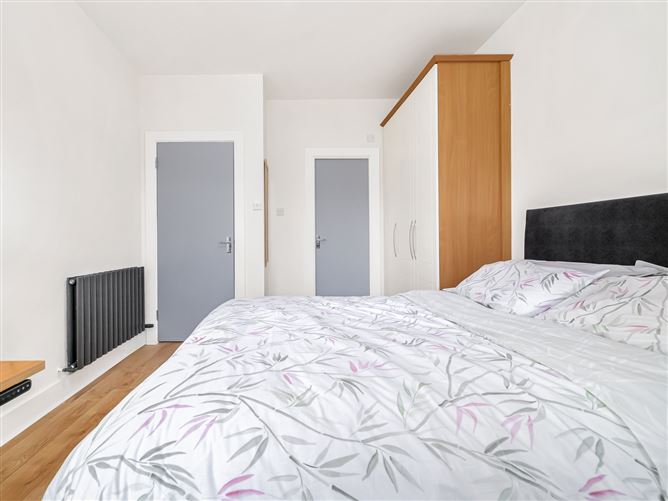 2 West Courtyard, Tullyvale, Cherrywood, Dublin 18