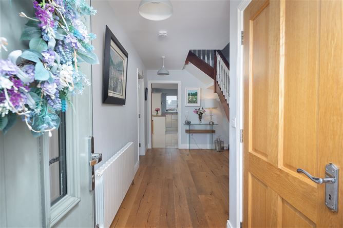 https://photos-a.propertyimages.ie/media/1/0/6/5008601/52d3cb04-3308-4d52-bace-a92f425947b6_l.jpg