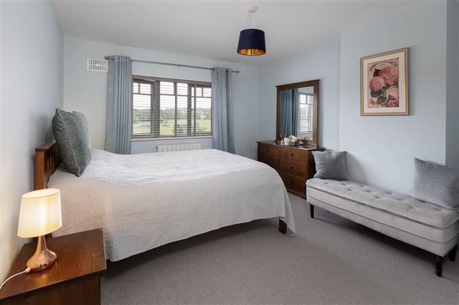 https://photos-a.propertyimages.ie/media/1/0/6/5008601/52d3cb04-3308-4d52-bace-a92f425947b6_l.jpg