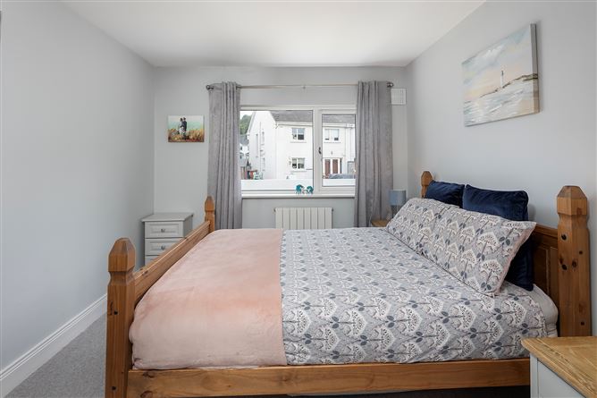 https://photos-a.propertyimages.ie/media/1/0/6/5008601/52d3cb04-3308-4d52-bace-a92f425947b6_l.jpg
