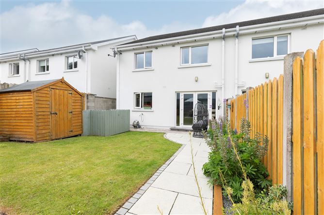 https://photos-a.propertyimages.ie/media/1/0/6/5008601/52d3cb04-3308-4d52-bace-a92f425947b6_l.jpg