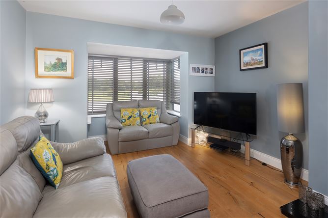 https://photos-a.propertyimages.ie/media/1/0/6/5008601/52d3cb04-3308-4d52-bace-a92f425947b6_l.jpg