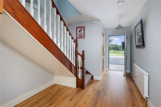 https://photos-a.propertyimages.ie/media/1/0/6/5008601/52d3cb04-3308-4d52-bace-a92f425947b6_l.jpg