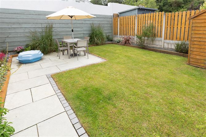 https://photos-a.propertyimages.ie/media/1/0/6/5008601/52d3cb04-3308-4d52-bace-a92f425947b6_l.jpg
