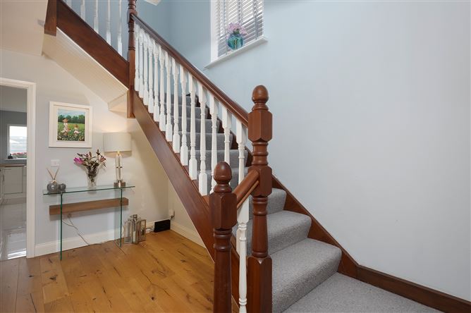 https://photos-a.propertyimages.ie/media/1/0/6/5008601/52d3cb04-3308-4d52-bace-a92f425947b6_l.jpg