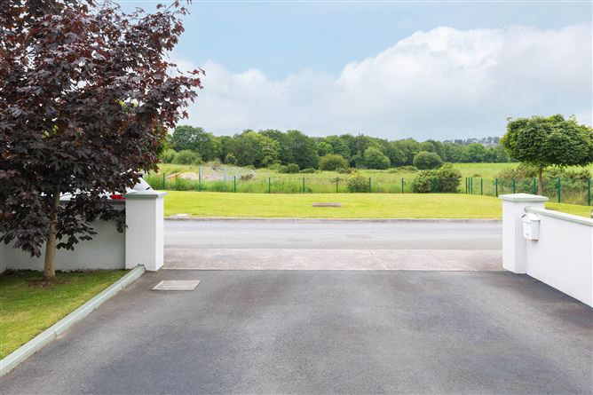 https://photos-a.propertyimages.ie/media/1/0/6/5008601/52d3cb04-3308-4d52-bace-a92f425947b6_l.jpg