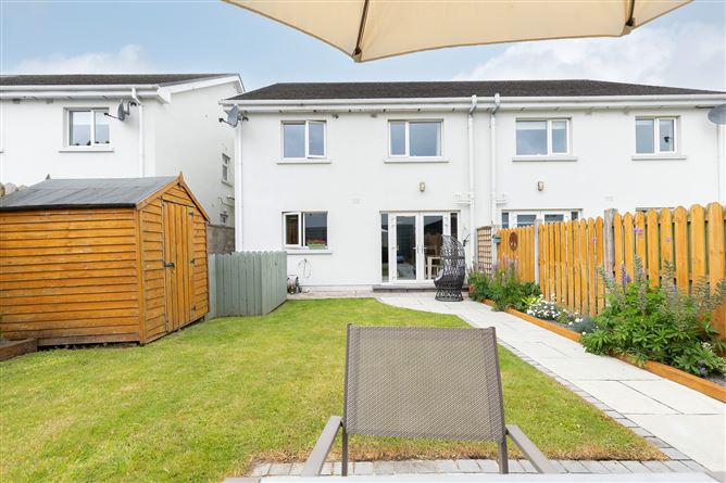 https://photos-a.propertyimages.ie/media/1/0/6/5008601/52d3cb04-3308-4d52-bace-a92f425947b6_l.jpg
