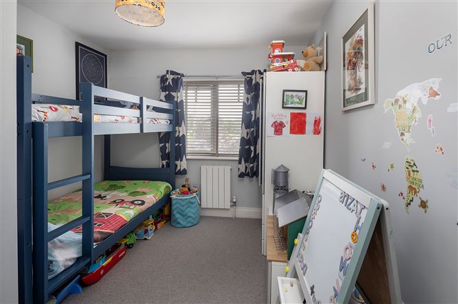 https://photos-a.propertyimages.ie/media/1/0/6/5008601/52d3cb04-3308-4d52-bace-a92f425947b6_l.jpg