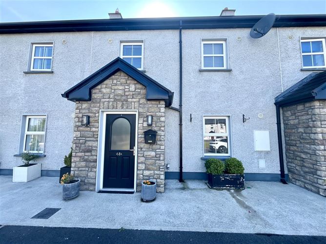 €1,600 / month
