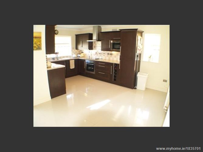 14 Haydens Park Green, Lucan, Co. Dublin