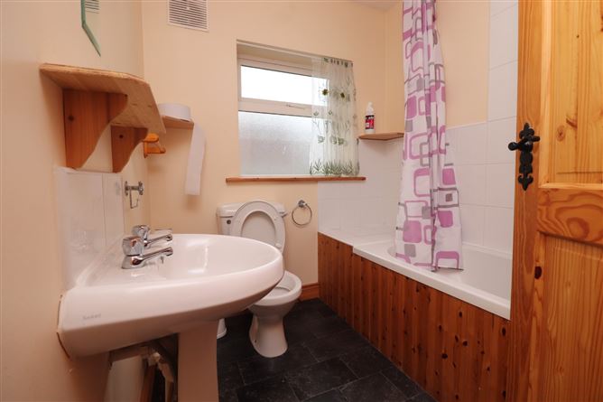 17 Grove Park, Ballyjamesduff, Cavan