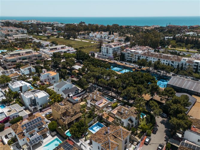 Spain, Marbella, Nueva Andalucia - COSTA-01148P