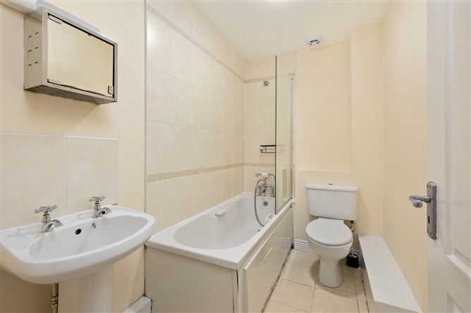 https://photos-a.propertyimages.ie/media/1/0/7/4953701/0bc051b3-ebfb-4e93-baaa-aac9f18d28c8_l.jpg